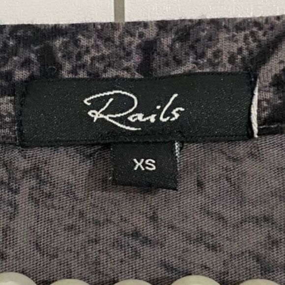 Rails Sami Python Snake Print Charcoal Long Sleeve V-Neck Shirt SIZE XS - Picture 5 of 9